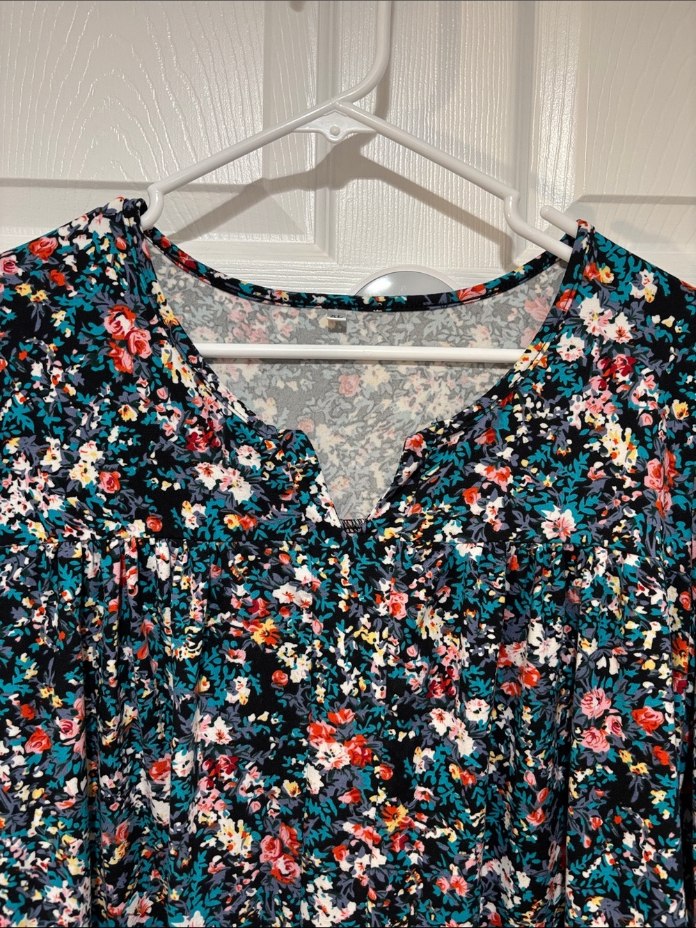 Romantic Flowery Swing Top - Picture 6 of 9
